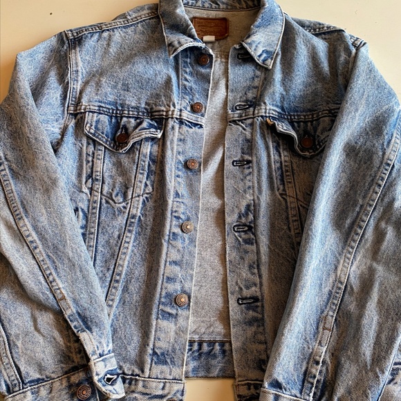 VINTAGE • Levis Denim Jacket • Made in USA - Picture 2 of 8